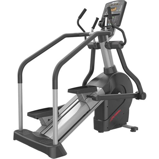 Life Fitness Summit trainer